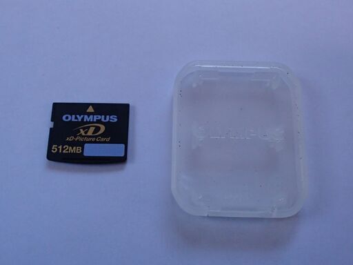 ★★★　オリンパス　XDピクチャーカード 　未使用品　OLYMPUS 　 512MB 　　KOREA　by SAMSUNG　　おまけケース付き