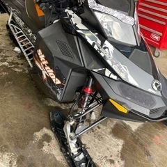 ski-doo XP 2011   スノーモービル