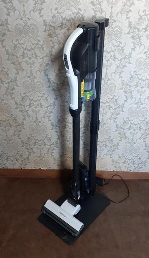 HITACHI　コードレス掃除機　PV-BHL1000J1