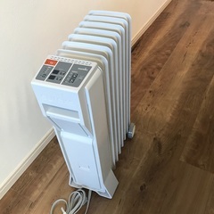 オイルヒーター 日本メーカー 極美品。3〜8畳用 小部屋、廊下等に丁度よいサイズ。の画像