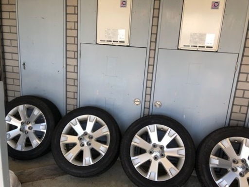 三菱デリカD5 タイヤホイール　225／55／18