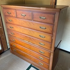 タンスです。直接引き取りされる方限定