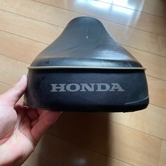 エイプ50純正シート