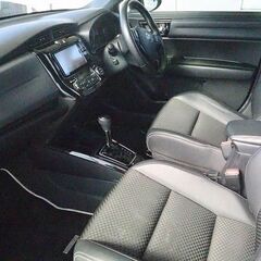 😊東海エリア・自社ローン取り扱い店！ 最長36回！　カローラフィールダー HV G W×B 後期モデルの画像