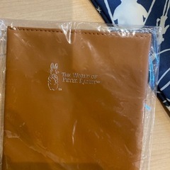 ピーターラビット のエコバッグと、ブックカバー新品の画像