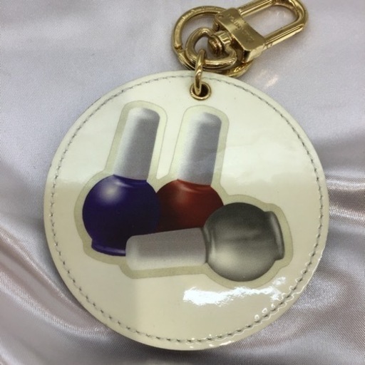 ルィヴィトン キーホルダー  色やけ、痛みあり