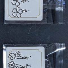 ピアス・桜のﾁｬｰﾑ2種類(set)(ｼﾙﾊﾞｰ)