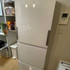3月末の受渡しの為大特価！SHARP 両開き冷蔵庫350L