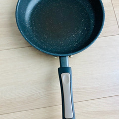 【受け渡し者決定】【引き取り限定】フライパン、卵焼きフライパン、鍋　セットの画像