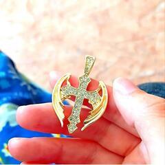 ▼J→→→M32-9番★天使の羽 黄金の十字架クロス ダイヤモンド ネックレスの画像