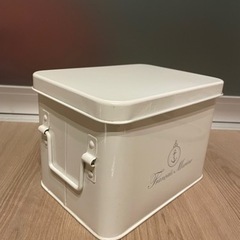 缶素材の収納ボックスの画像