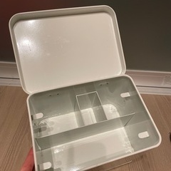 缶素材の収納ボックスの画像