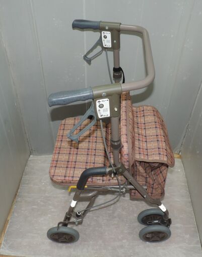 シルバーカー島製作所シンフォニーSP/綺麗/腰かけ/荷物入れ/手元ブレーキ