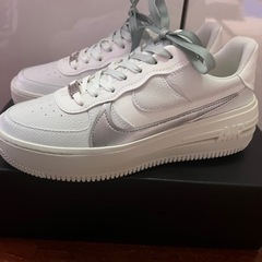 NIKE エアフォース1 PLT.AF.ORM 25.0cm