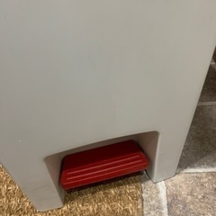 足踏みゴミ箱　の画像