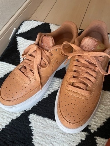 NIKE コートビジョンアルタ　ブラウン　２５センチ