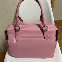 新品牛革ハンドバッグの画像