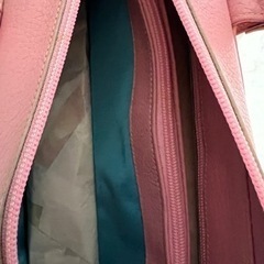 新品牛革ハンドバッグの画像