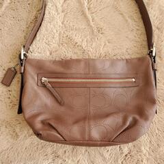 COACH コーチ
シグネチャーパンチング 2way ショルダーバッグ 斜め掛けショルダー  本革＋写真⑤ の画像