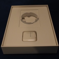 iPad 第5世代(ゴールド)Wi-Fi + Cellularモデルの画像