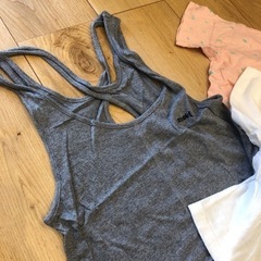 夏　マタニティワンピースとショートトップスの画像