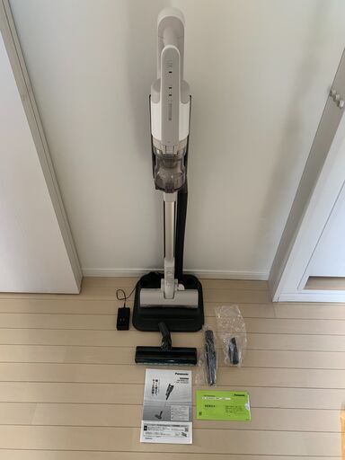 Panasonic パナソニック 充電式掃除機 コードレス掃除機 MC-VKS8200