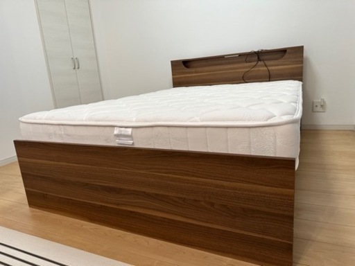 (決まりました)ダブルベッド　マットレス付(中古)