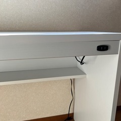 パソコンデスクの画像