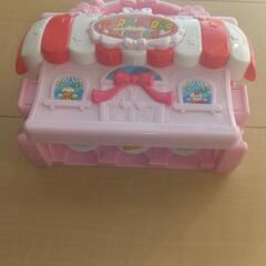 キラキラプリキュアアラモード いらっしゃいませキラパティショップへ