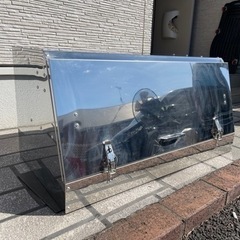 大型トラック　ステンレス工具箱