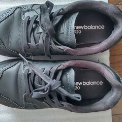 new balance レザースニーカー23.5 黒の画像