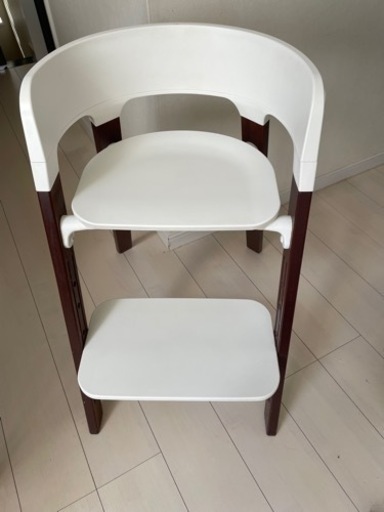 【良品】STOKKE ステップスチェア ホワイト/ナチュラル ストッケ ステップス チェア ホワイト × ビーチ ナチュラルstokke