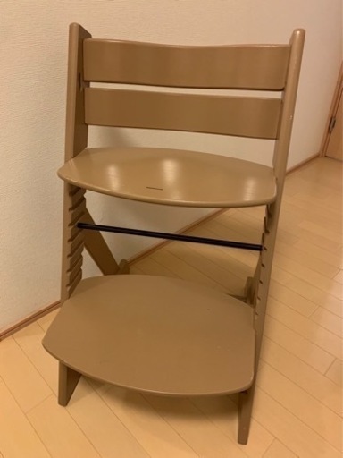 ③子供用ダイニングチェアー　(色:ブラウン)