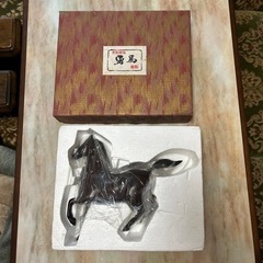 金属製 馬のオブジェ