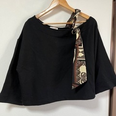 【DAISY MERRY】裏毛スカーフ付ワンショルスウェットの画像
