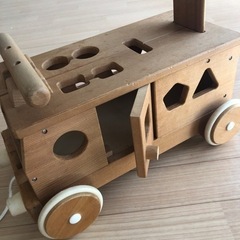 ☆天然木の手押し車　平和工業 森のパズルバス　MOCCOの画像