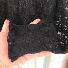 黒レースカットソーの画像