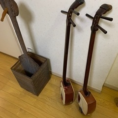 値下げ
中古三味線　2セットケース付　汚れ　破れありの画像