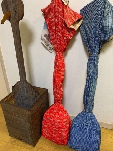 値下げ
中古三味線　2セットケース付　汚れ　破れあり