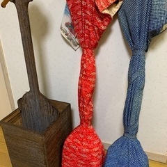 値下げ
中古三味線　2セットケース付　汚れ　破れあり