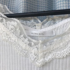 白カットソーの画像