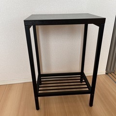 サイドテーブル
