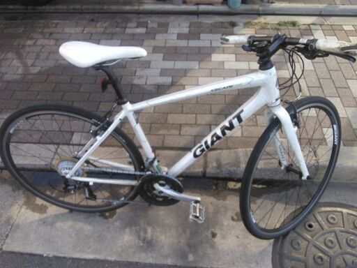 ジャイアント　GIANT　スポーツサイクル　白