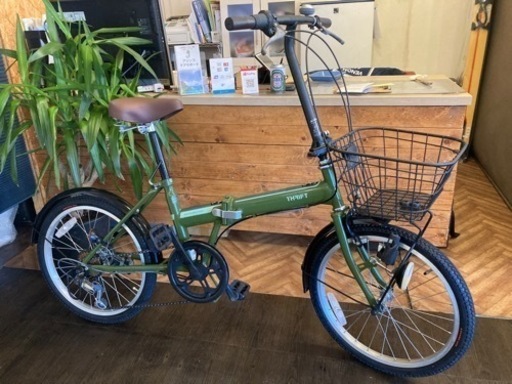 【前後タイヤ・チューブ新品！】6段変速　カゴ付き20インチ折りたたみ自転車　モスグリーン