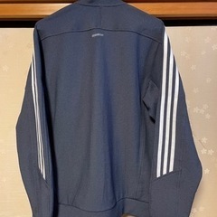adidasジャージ新品（上・メンズ・グレー・冬用・Mサイズ）の画像