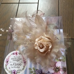 コサージュ　花　ベージュの画像