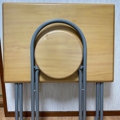 【受け渡し先決定】折りたたみ机、椅子の画像