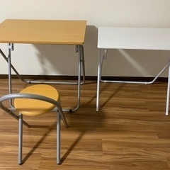 折りたたみ式テーブル