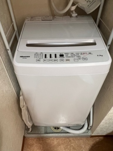 ランドリラック付き　Hisense 2020年製洗濯機
