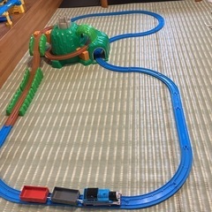 [決定❗️]R23008 プラレールトーマスシリーズ どきどきマウンテンセットの画像